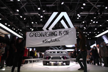 Activistes-Mondial de l'Automobile ©Khaled Gaiji