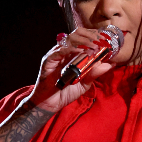 RIHANNA ET SA BAGUE RUBIS BIRMAN © Gregory Shamus : GETTY IMAGES NORTH AMERICA : Getty Images via AFP