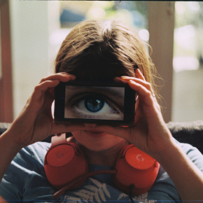 ENFANT ECRANS © chatchawarn loetsupan