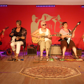 DBM Mamies guitares © RADIO NOVA