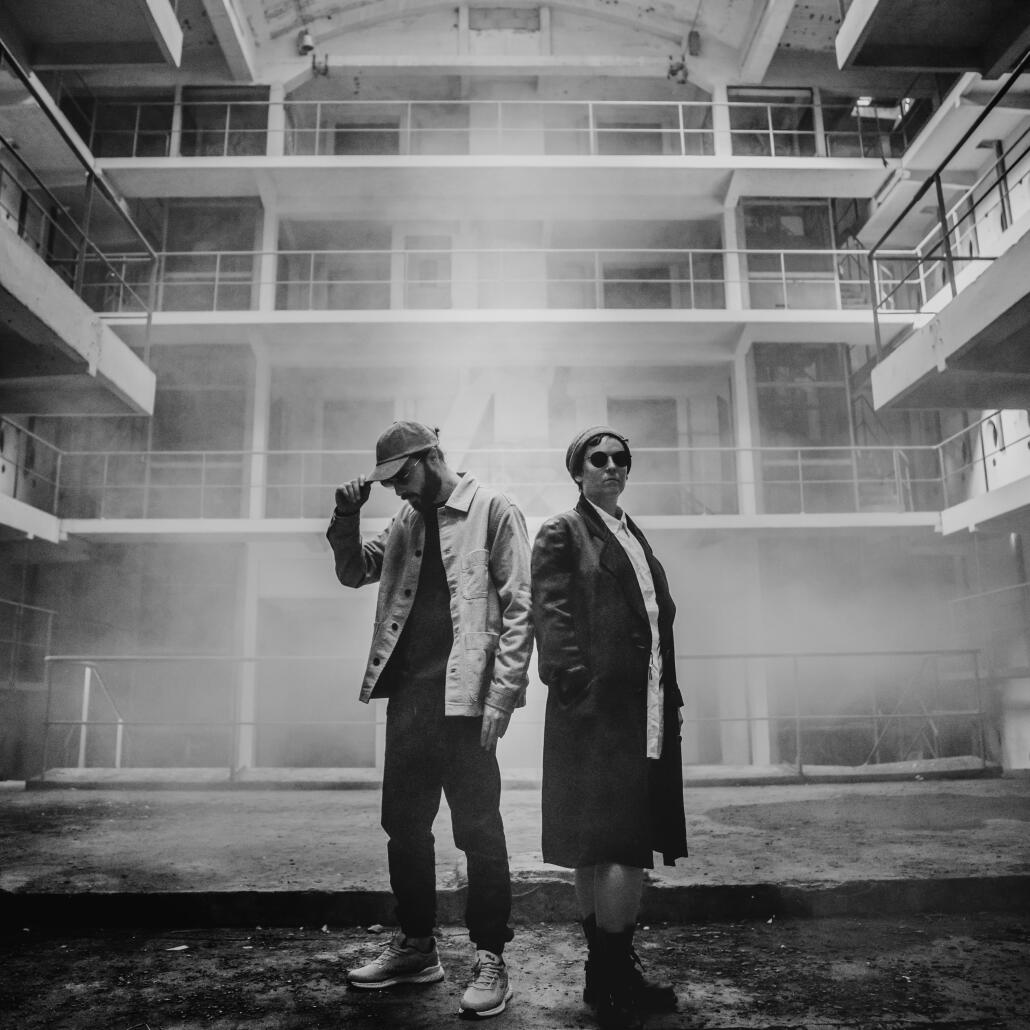 Frizzy P et Mr Cole nous servent un café corsé