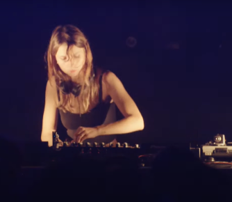 Elise Massoni à l'Arte Mix Club O Trabendo 2023