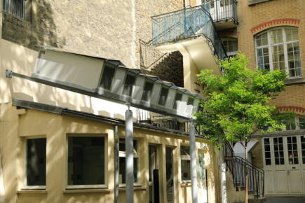 Les Para PM installés dans une école parisienne / Aerophile