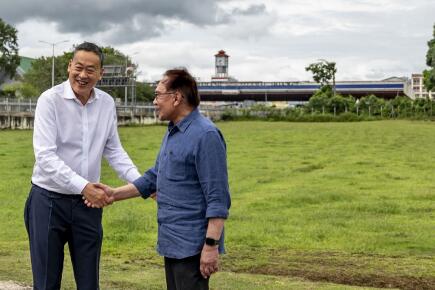 Image : Les Premiers ministres de Malaisie et de Thaïlande, le 27 Novembre 2023 / AFP PHOTO / PRIME MINISTER'S OFFICE OF MALAYSIA /FATH RIZAL 