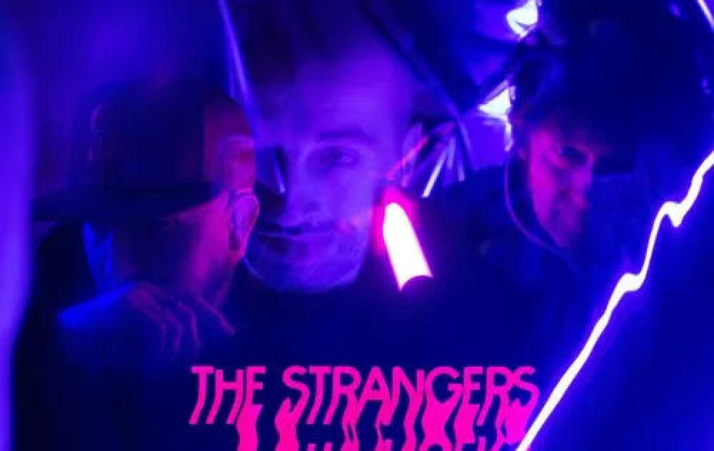 « A Stranger Special » : le radio show futuriste de The Strangers ...
