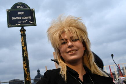 Rue David Bowie à Paris © STEPHANE DE SAKUTIN : AFP