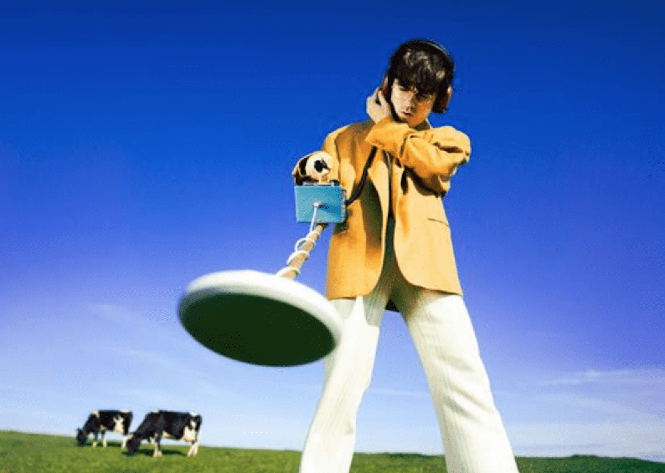 Le couvert est posé à Mulholland par Declan McKenna