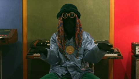 Mézigue, clip de "Danser que sur le shit"