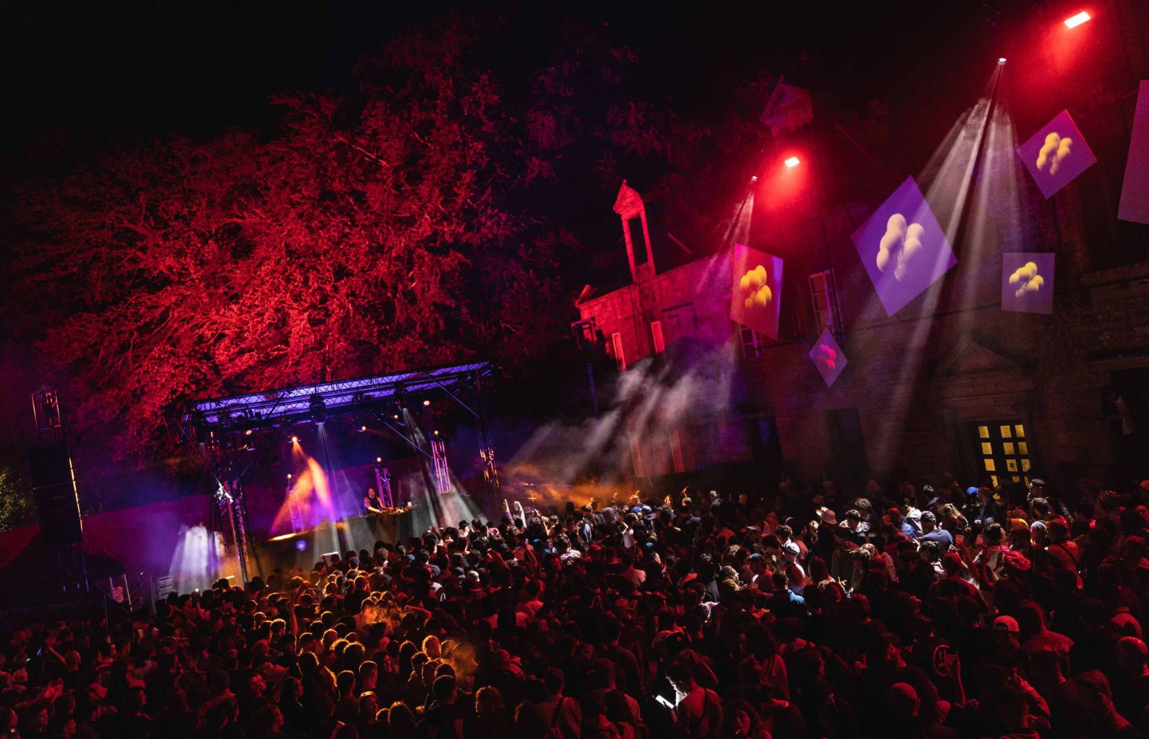 Astropolis : Cinq jours de musique électronique en pleine Bretagne