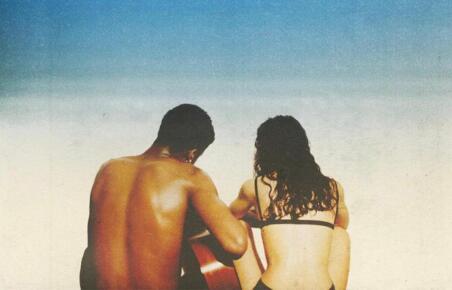 © Hortensia, Aupinard (2023), pochette qui reprend l'image du célèbre film La cité de Dieu, qui se passe au Brésil, berceau de la bossa nova.