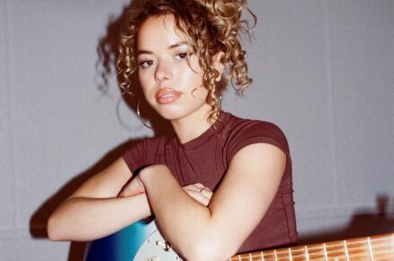 © Nilüfer Yanya