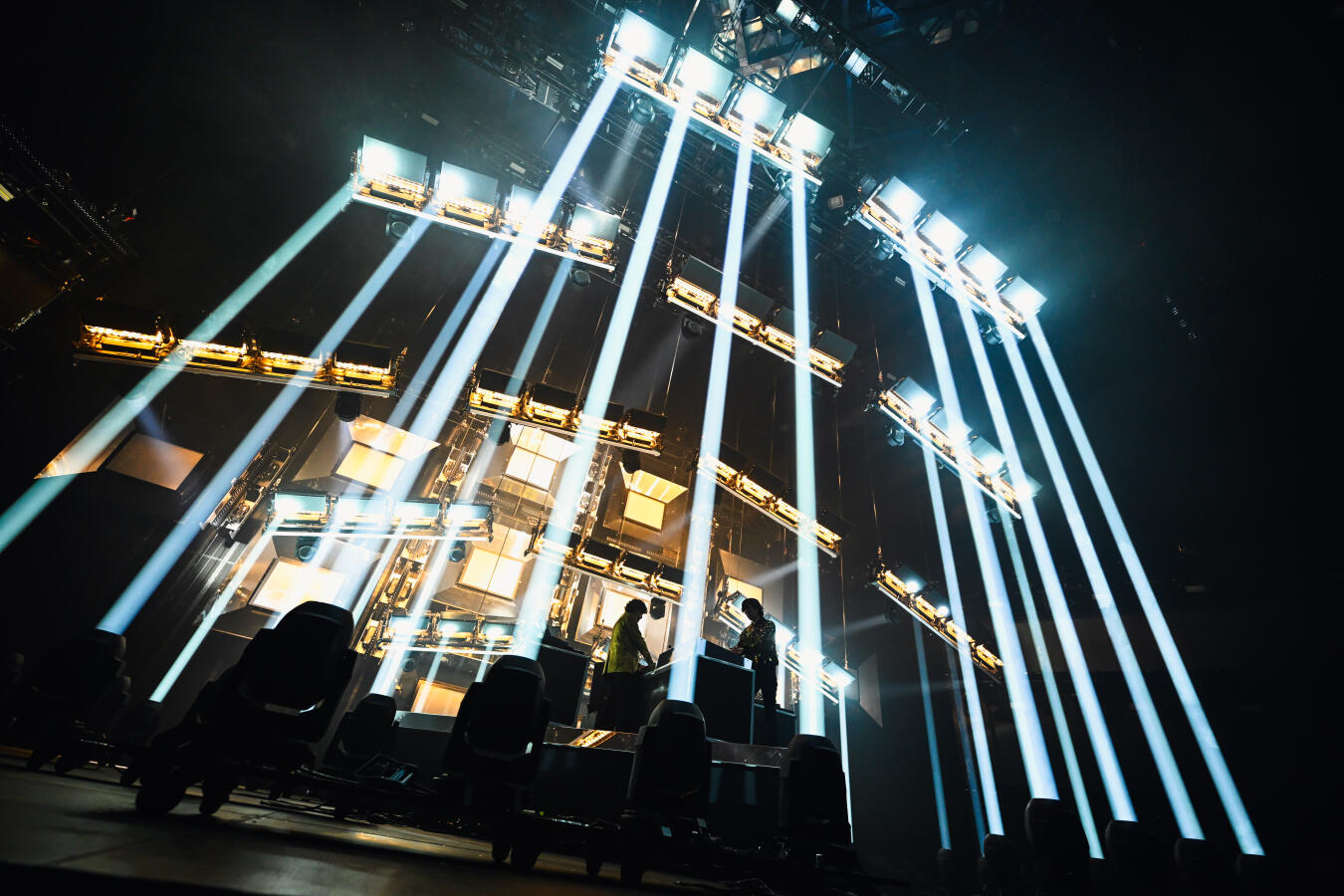 Oreilles qui sifflent et énorme claque : on était au concert de Justice à l’Accor Arena