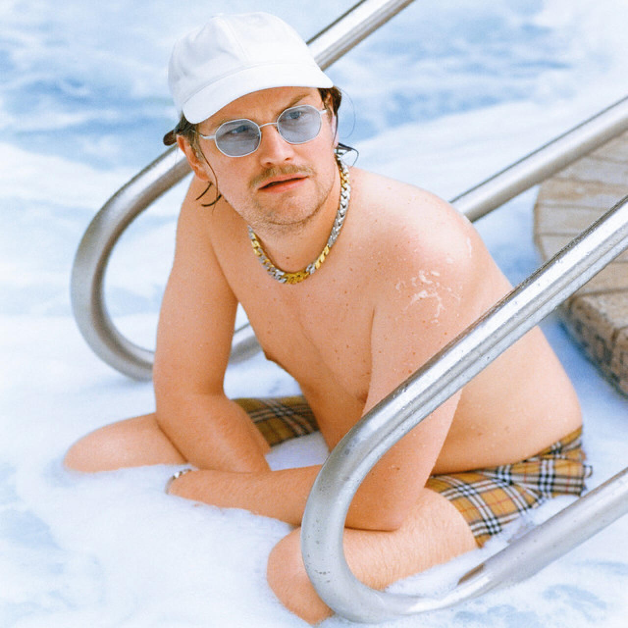 MYD FEAT. CHANNEL TRES & TRUENO – ALL THAT GLITTER IS NOT GOLD