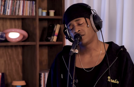 Yamê chante "quand c'est ?" de Stromae dans Nova le soir