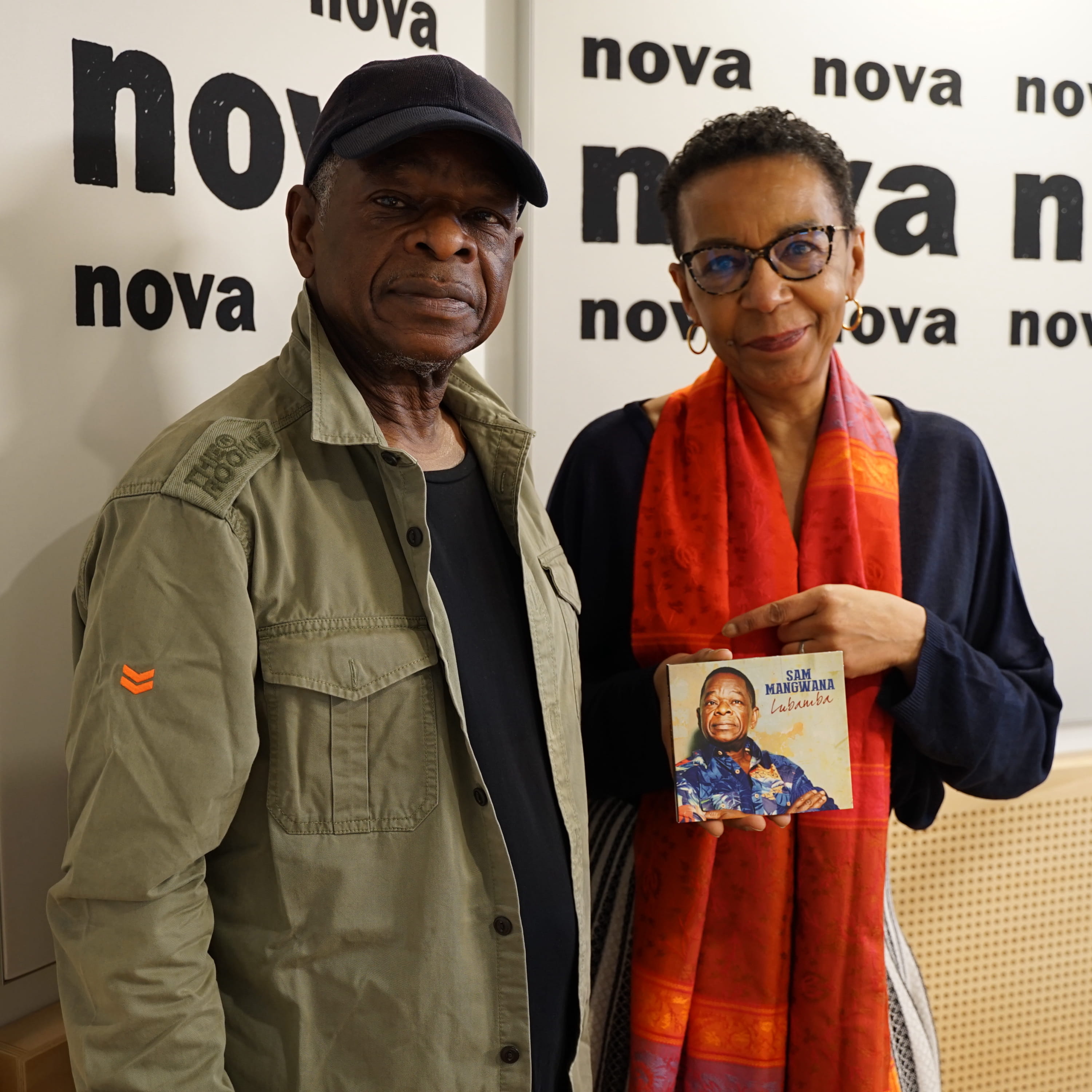 Le Live de Sam Mangwana dans « Néo Géo Nova »