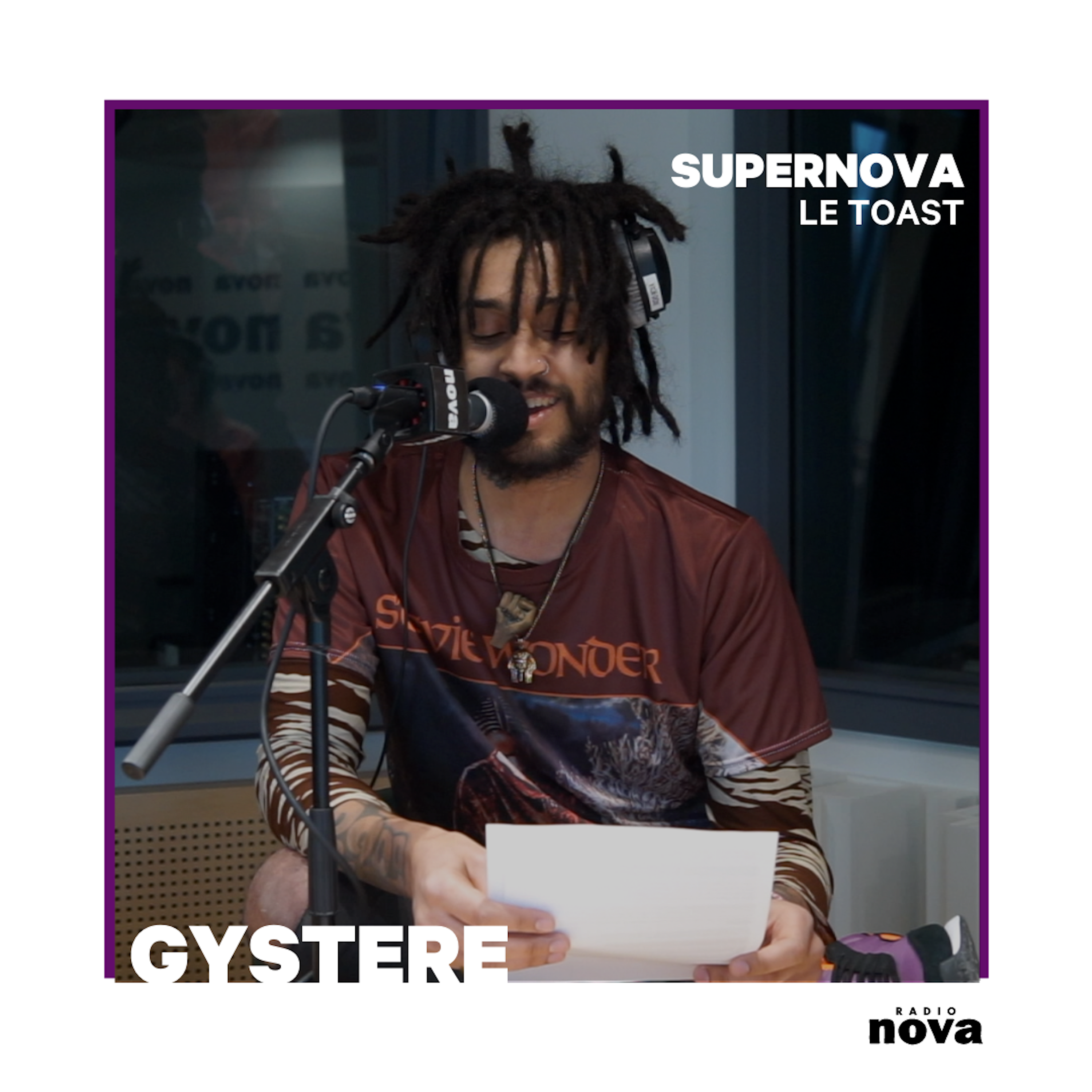 Gystere porte un Toast à l’année 1992