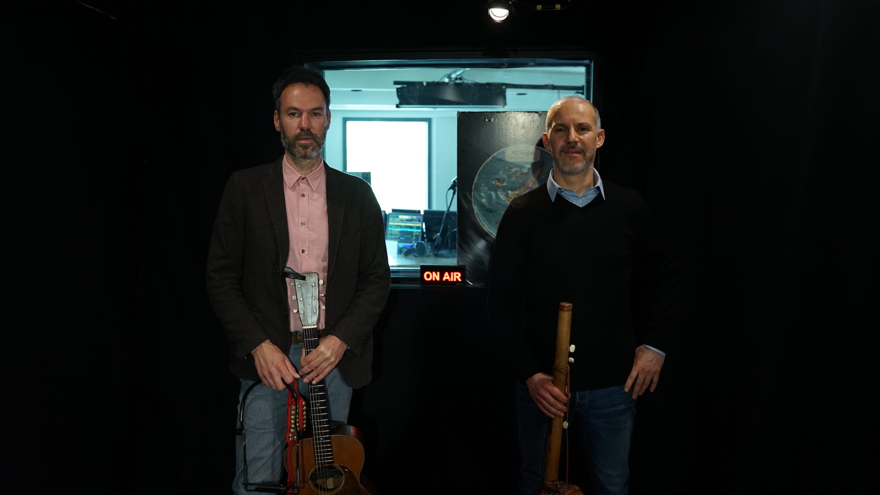 Piers Faccini en Live avec Malik Ziad dans le Salon de Musique de Néo Géo Nova