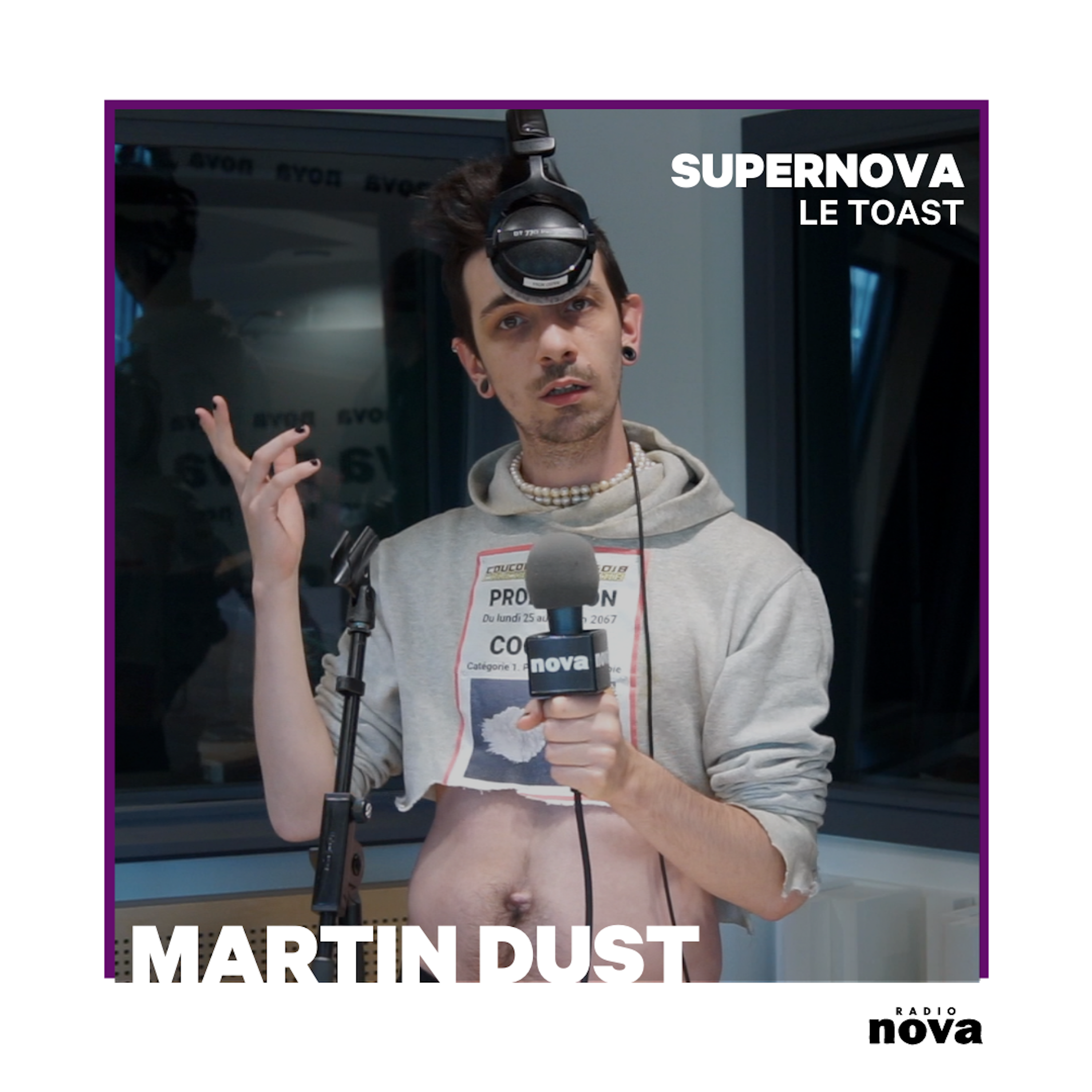 Martin Dust porte un Toast à la tarte aux quetsches