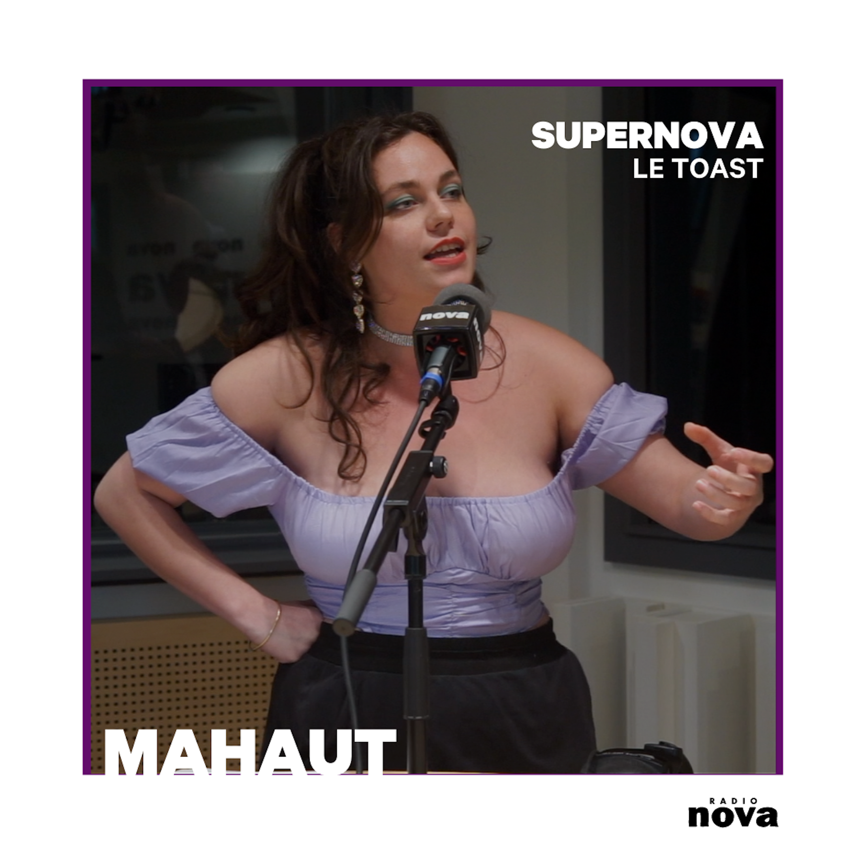 Mahaut porte un Toast… aux terrasses