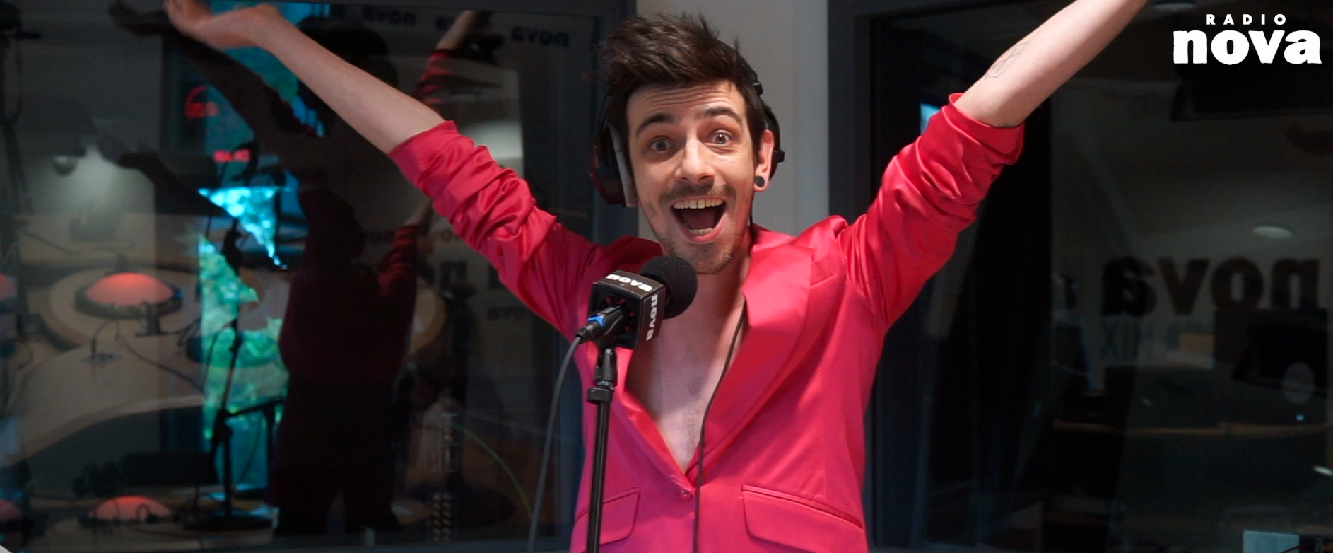 En images : Martin Dust porte un Toast aux réouvertures