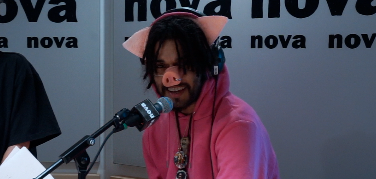 En images : Gystere porte un Toast aux vegan.e.s