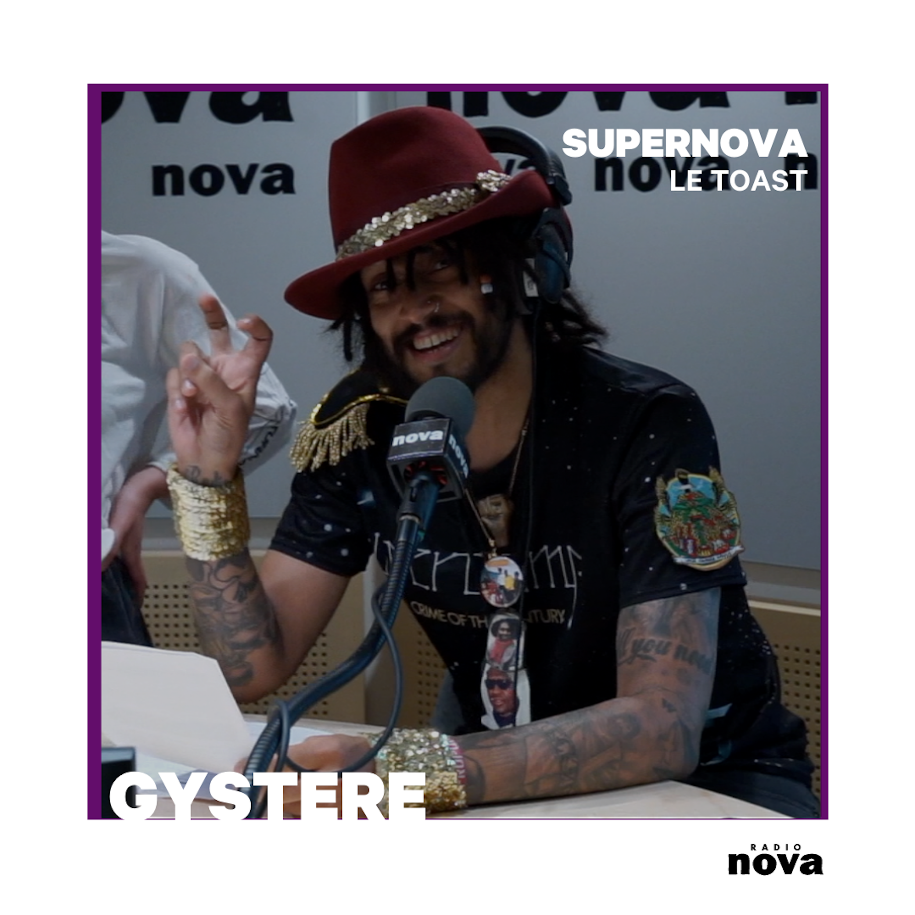 Gystere porte un Toast aux mp3