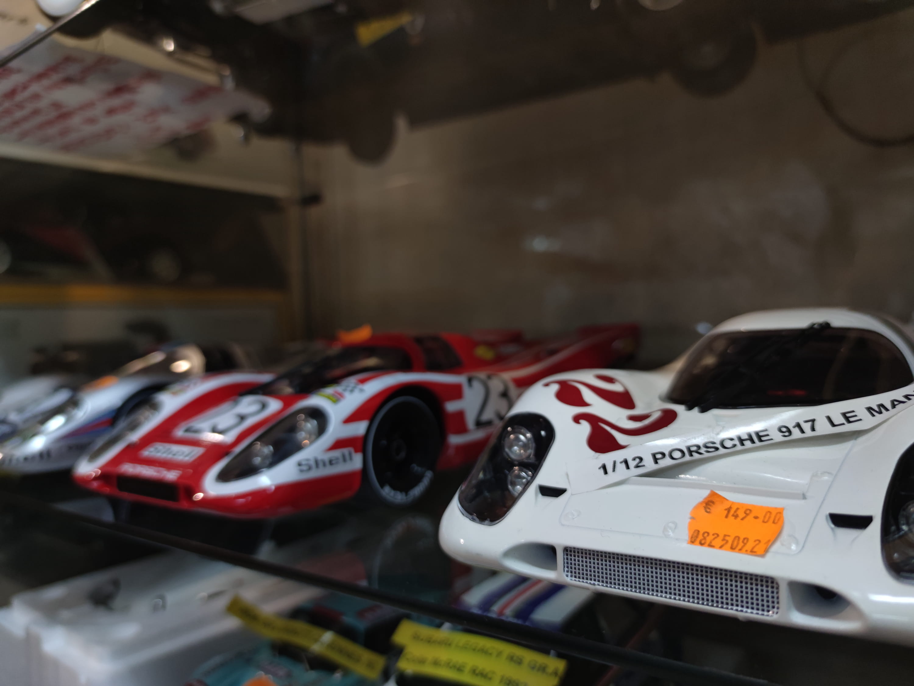 La mini Aston Martin DB5 de James Bond dans le cœur