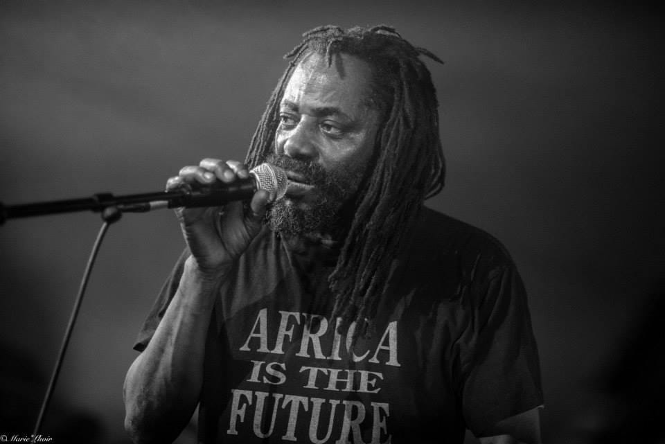 Kologbo, le « magnétophone » de Fela Kuti devenu guitariste de l’Africa 70