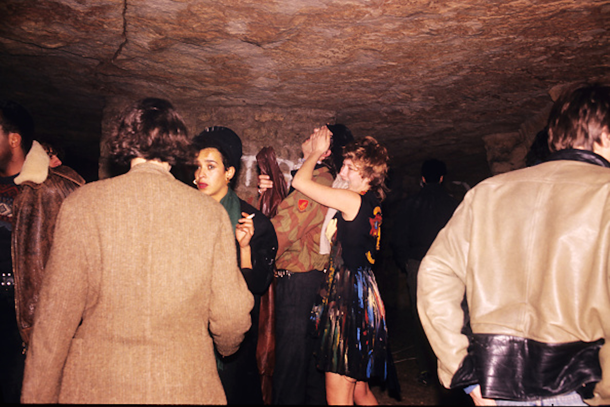 Une fête dans les catacombes dans les années 1990 © Getty Images / Foc Kan