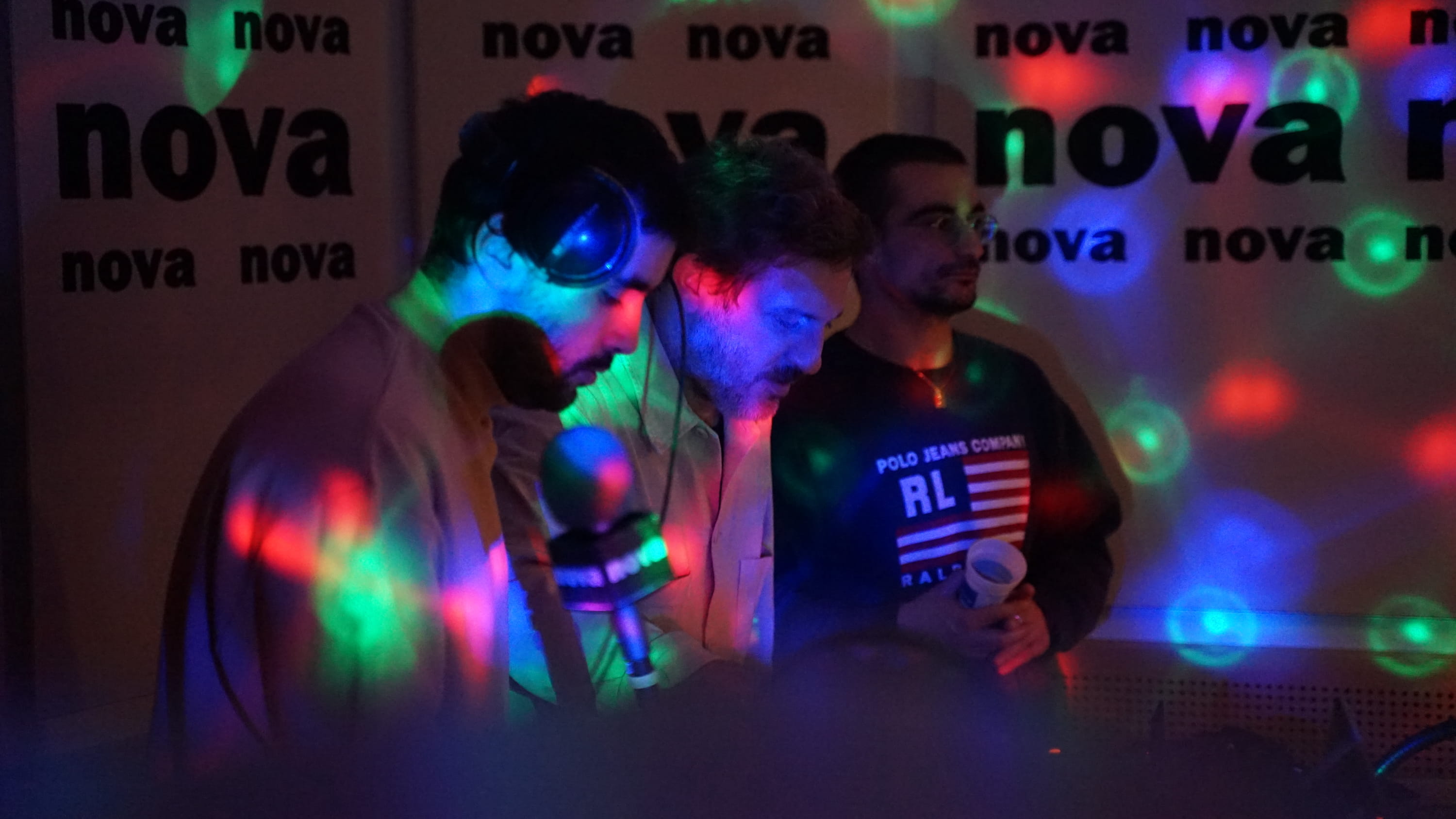 Manège à Trois invite Acid Arab