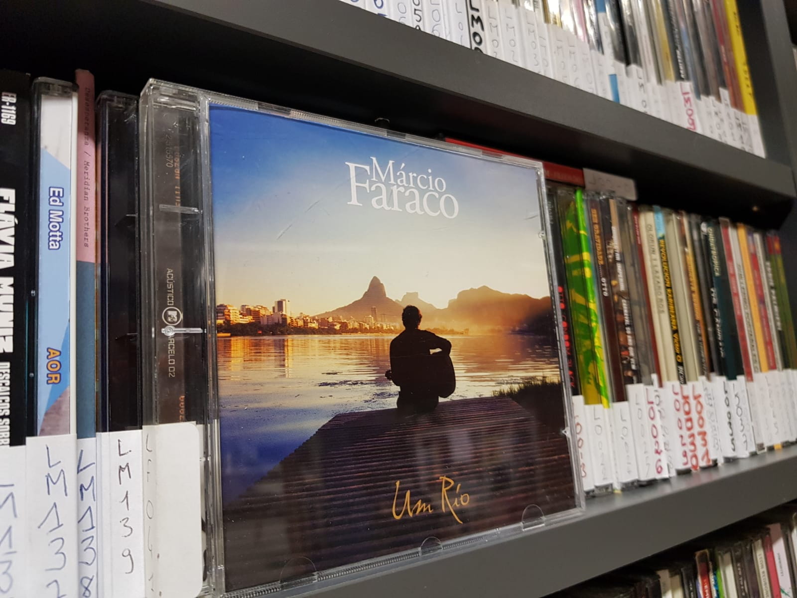 Un disque au hasard ? « Um Rio » de Márcio Faraco