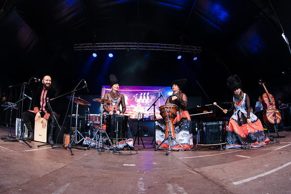 Vitamine So : “Monakh” des Dakhabrakha