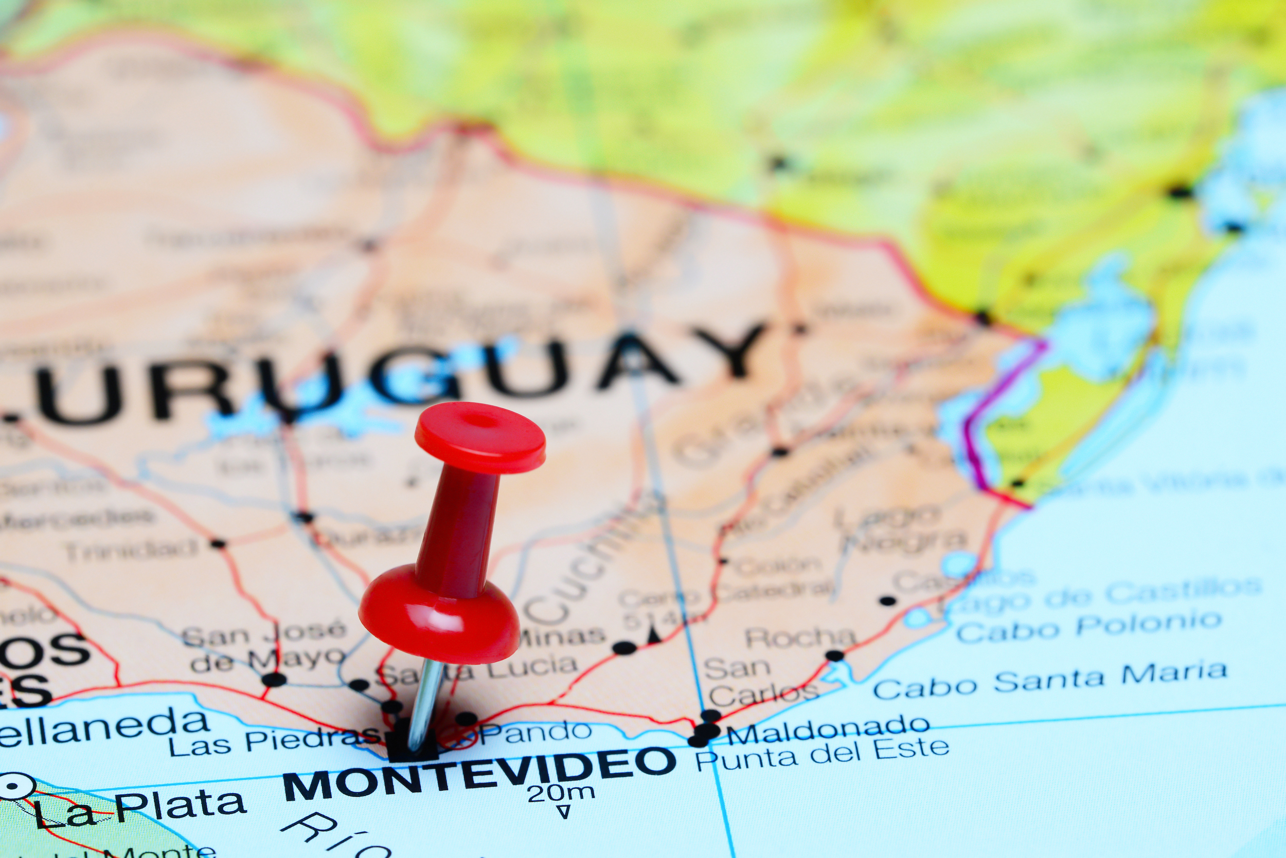 Uruguay : un aigle en bronze créé la polémique