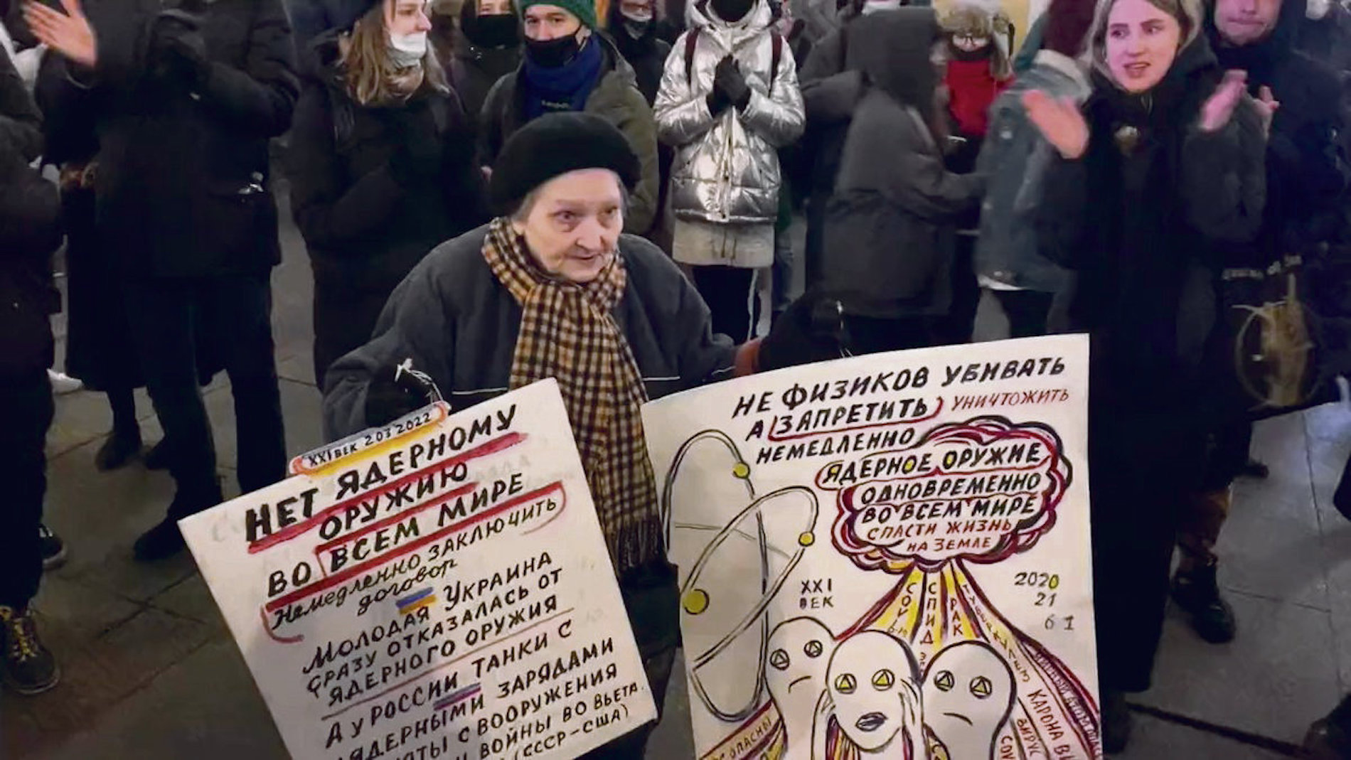Elena Osipova, 76 ans, manifeste tous les jours contre la guerre