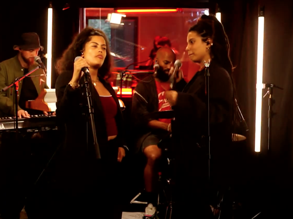 Ibeyi en live dans « Chambre noire »