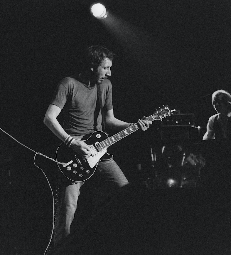 Pourquoi rouler en corbillard, alors qu’on ne travaille pas pour les pompes funèbres ?