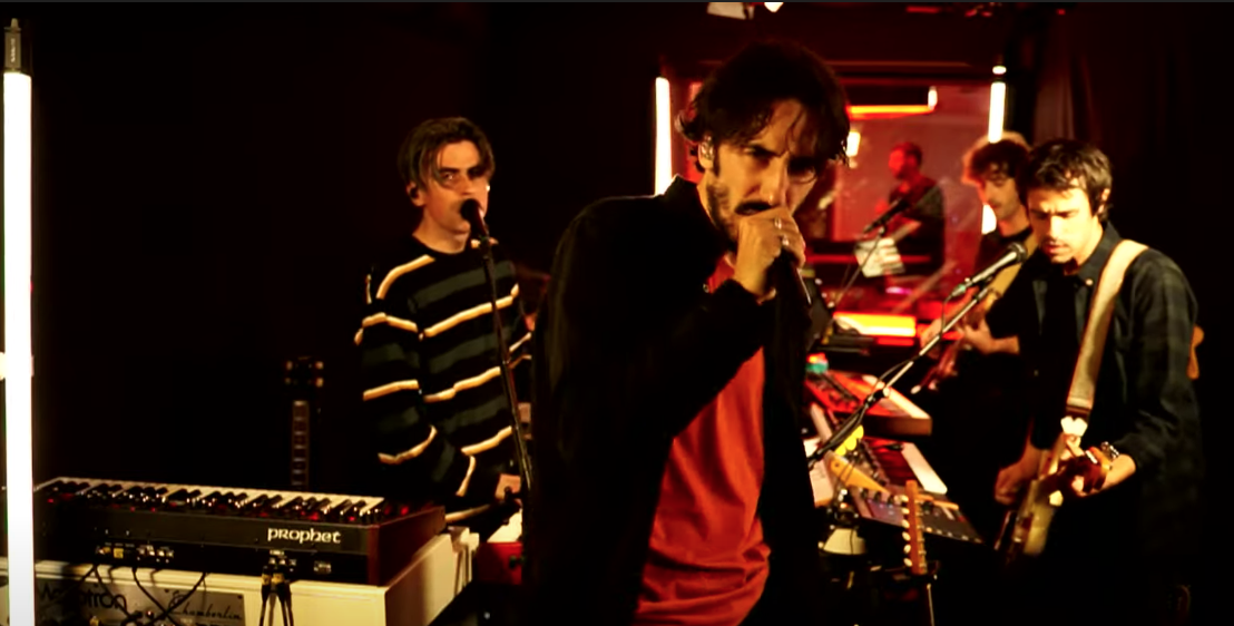 En images : le live de Lomepal chez Radio Nova