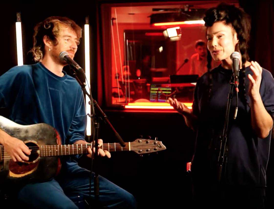 Brisa Roché & IX en live dans « Chambre Noire »