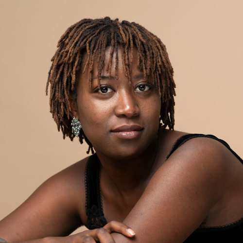 « Je ne suis pas seule quand j’écris : je suis entourée de mes ancêtres, de fantômes et de djinns » (Seynabou Sonko)