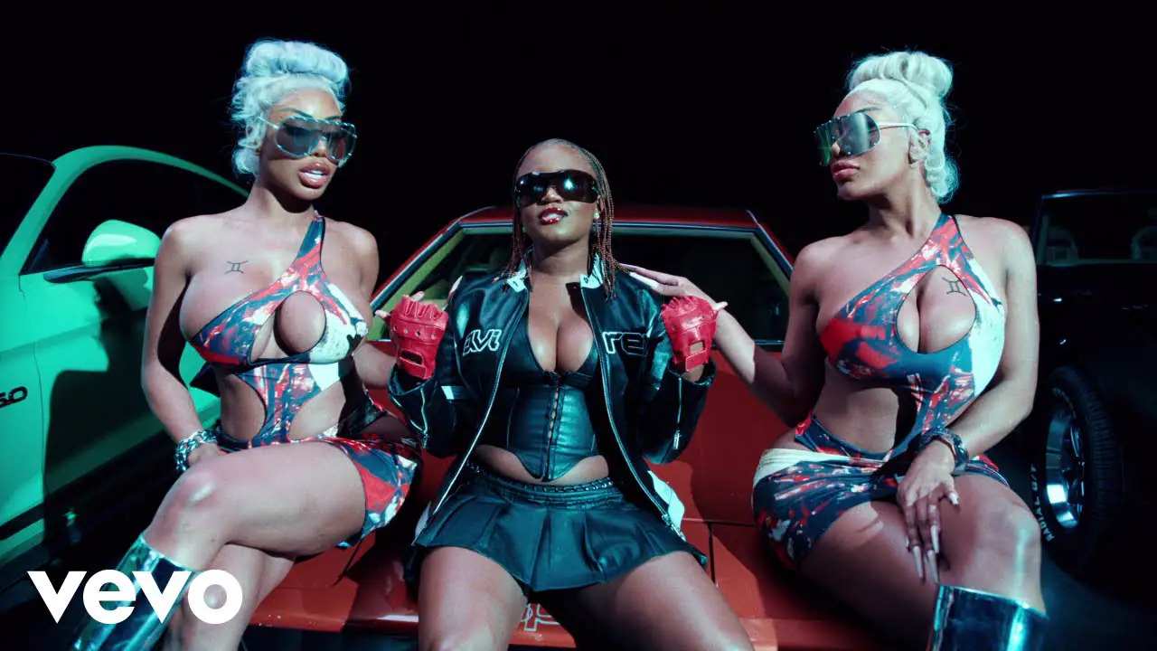 Amaarae, horoscope et grosses cylindrées