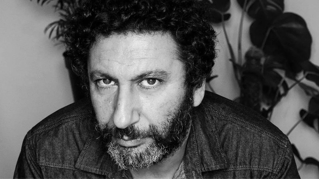 GILB’R remonte dans le temps, I:CUBE lui répond